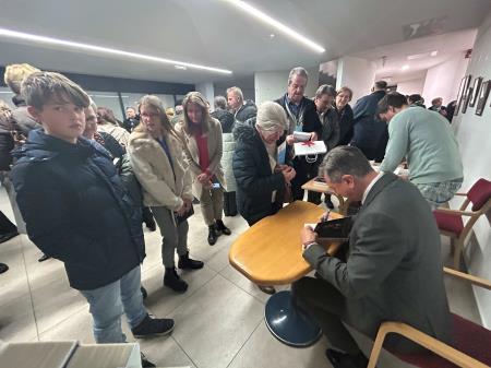 Občinska proslava ob kulturnem prazniku, podpisovanje knjige